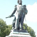 Statue de Duperré à La Rochell